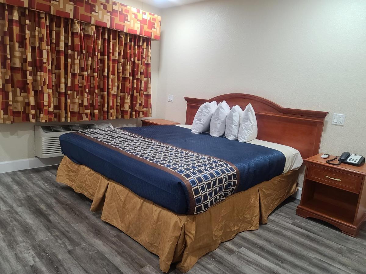Majestic Inn & Suites Klamath Falls Bagian luar foto