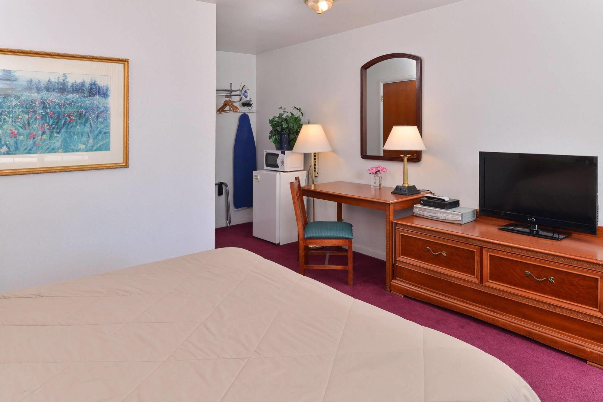 Majestic Inn & Suites Klamath Falls Bagian luar foto